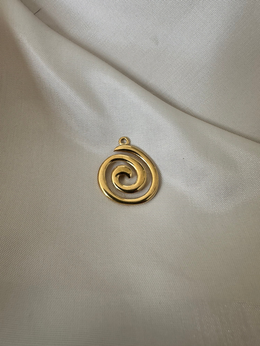 Charms " flow" doré