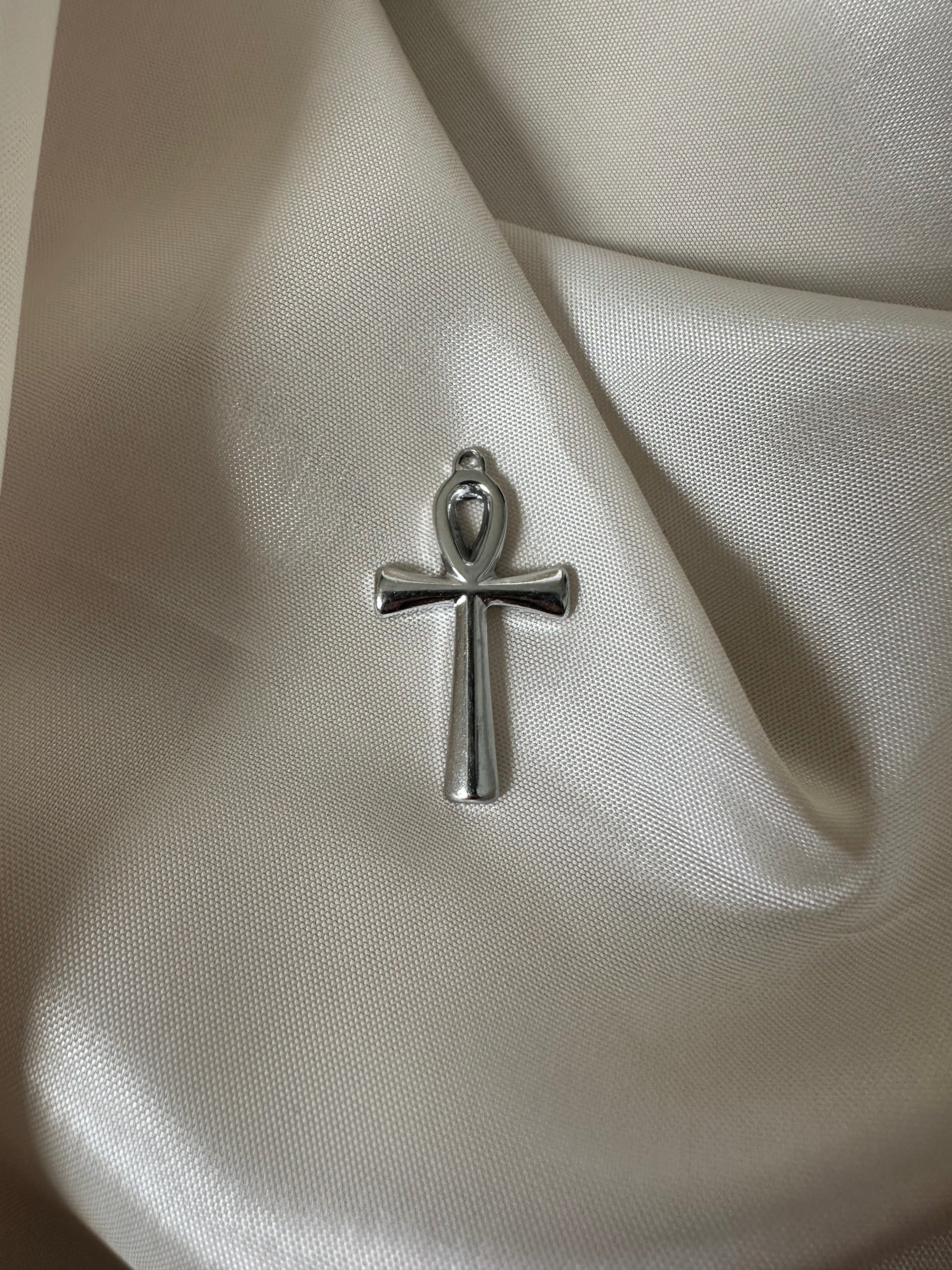 Croix Egyptienne argenté