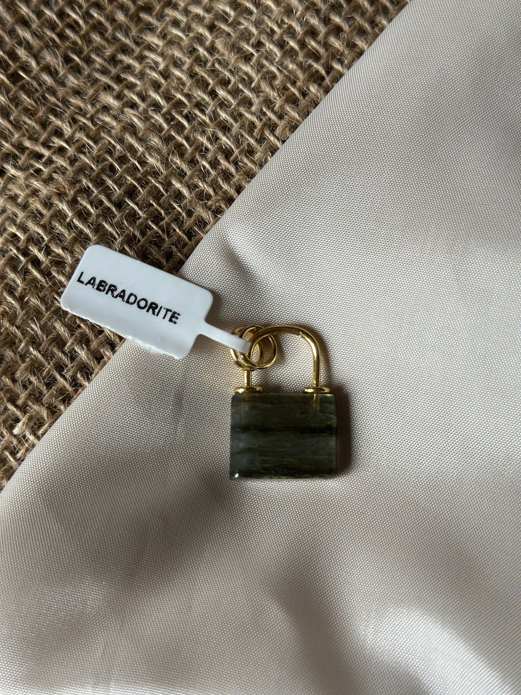 Pierre doré : Labradorite
