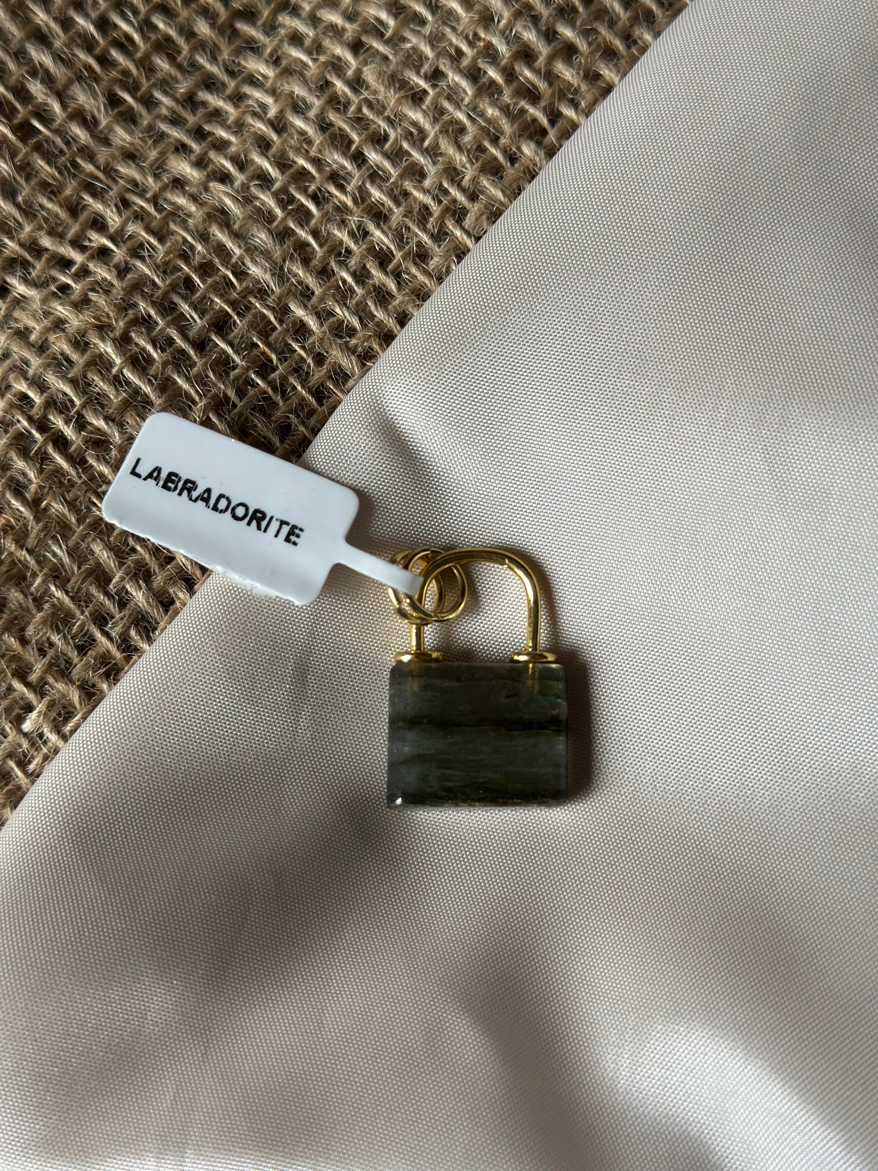 Pierre doré : Labradorite