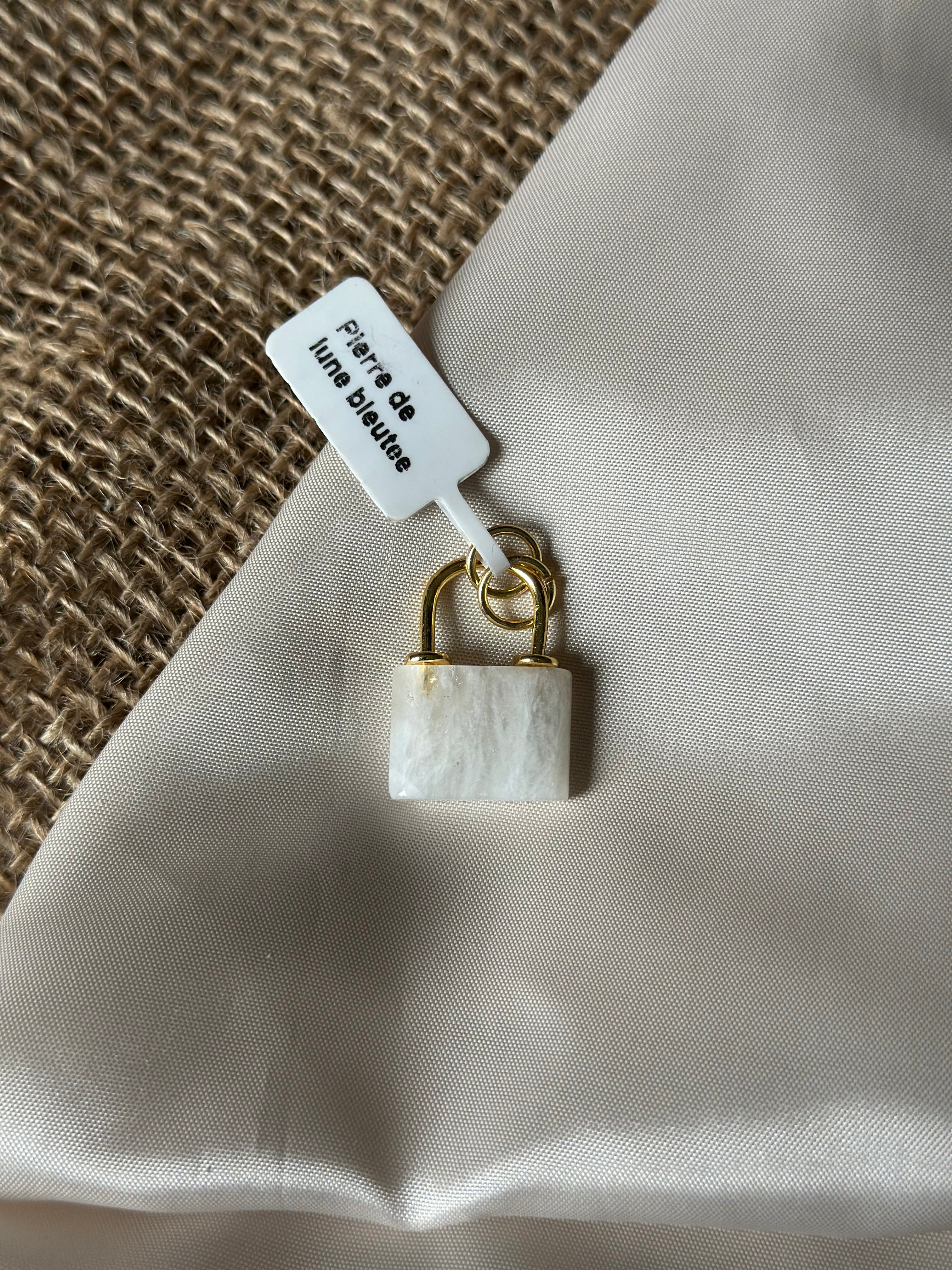 Pierre doré : Pierre de lune