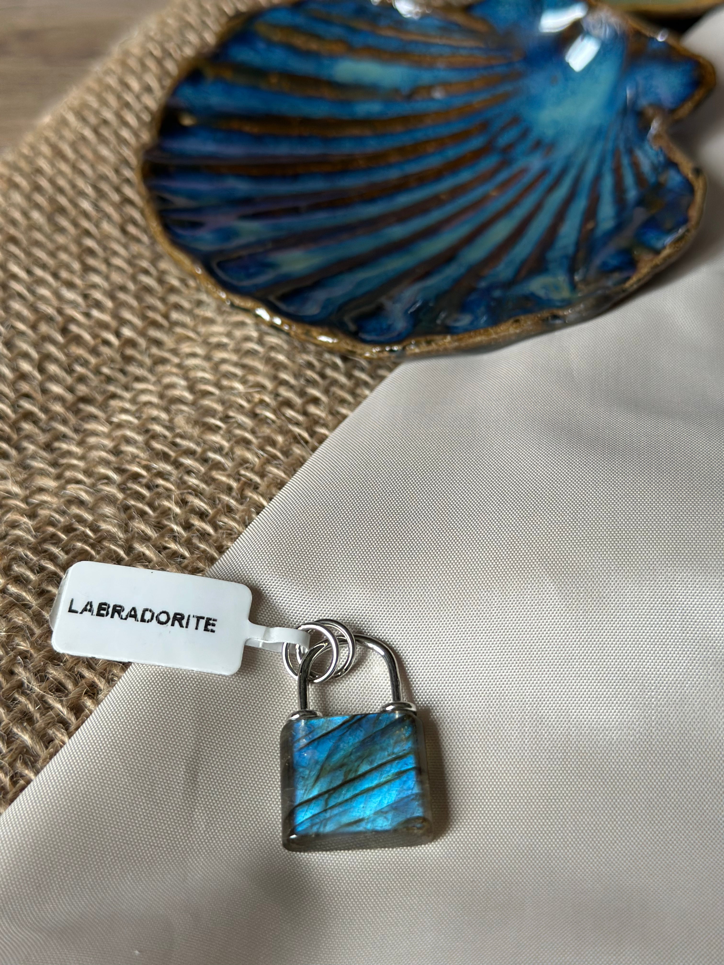 Pierre argenté : Labradorite