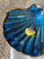 charm coquille jaune