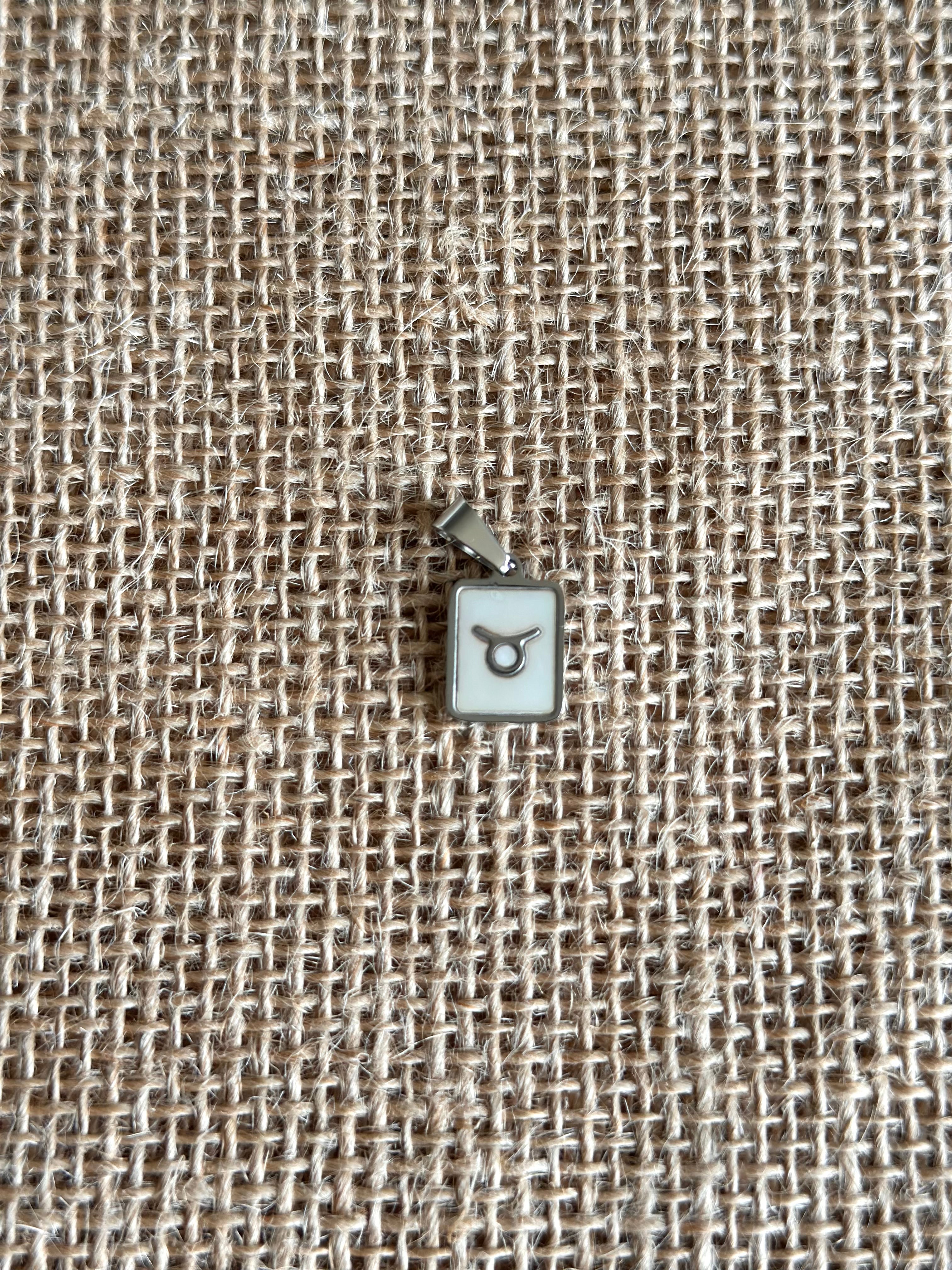 Charm astro "Taureau" argenté